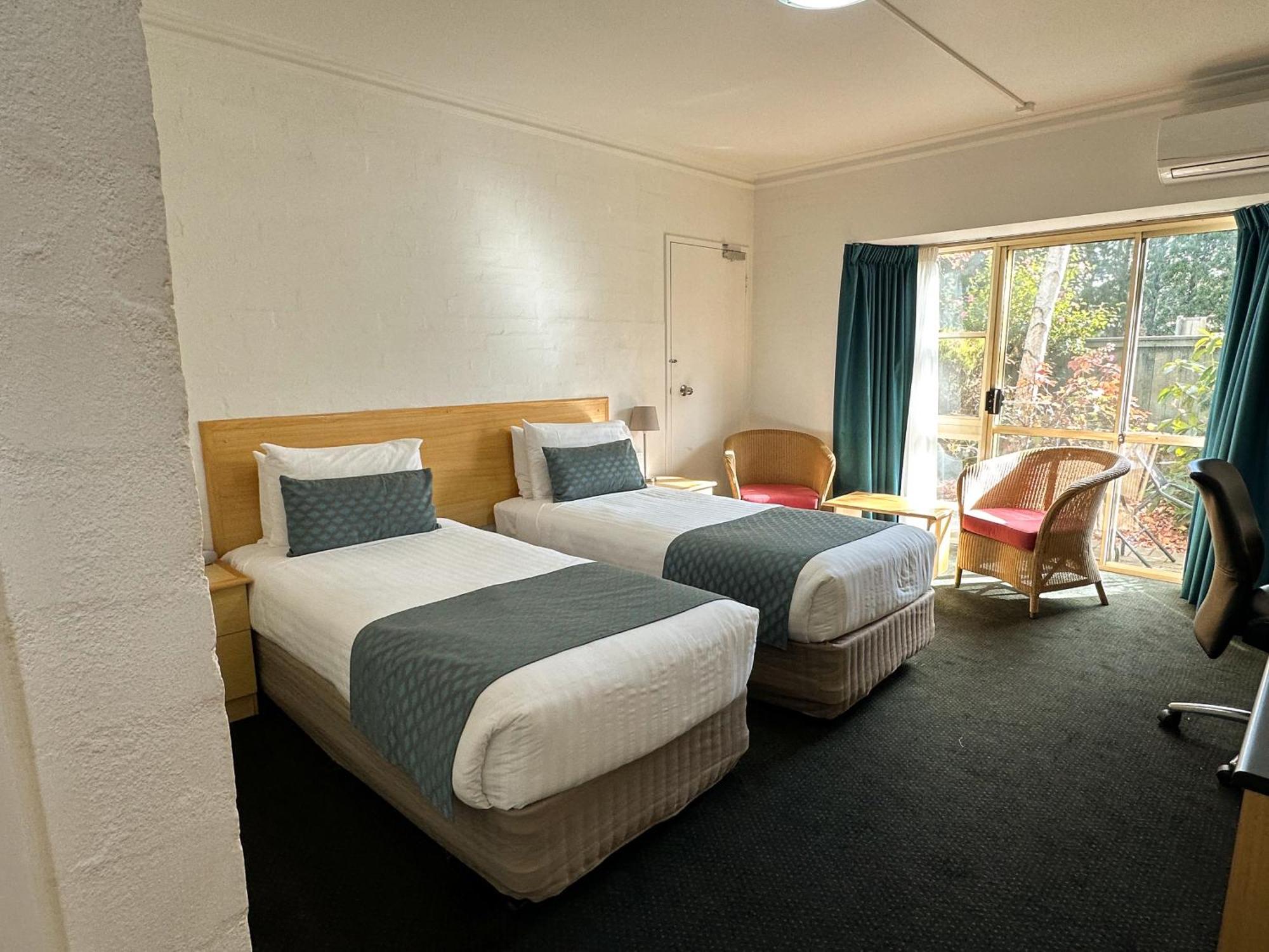 Grand Country Lodge Motel Митагонг Екстериор снимка