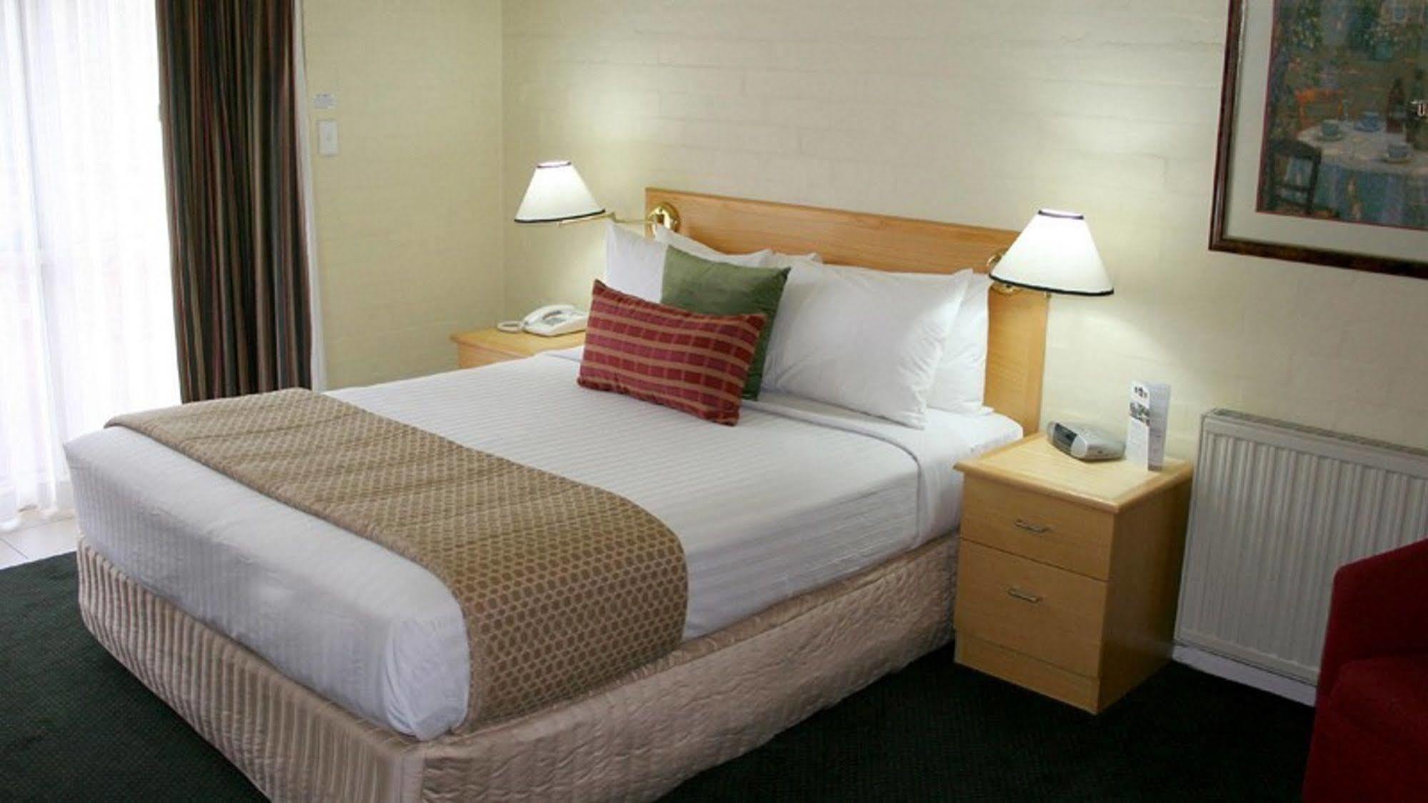 Grand Country Lodge Motel Митагонг Екстериор снимка